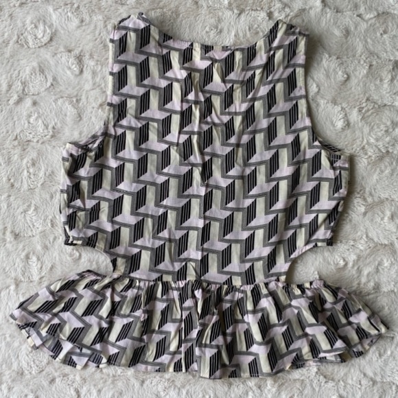 BCBGENERATION Cutout Peplum Crop Top Geometric - Picture 6 of 8